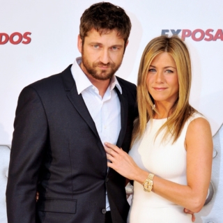 Jennifer Aniston Attends 'The Bounty Hunter' Photocall in Madrid