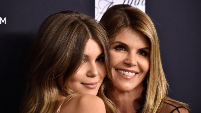Lori Loughlin WCRF's "An Unforgettable Evening" - Arrivals