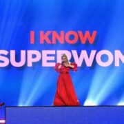 Kelly Clarkson Undergoes Emergency Surgery Hours After Hosting Billboard Music Awards