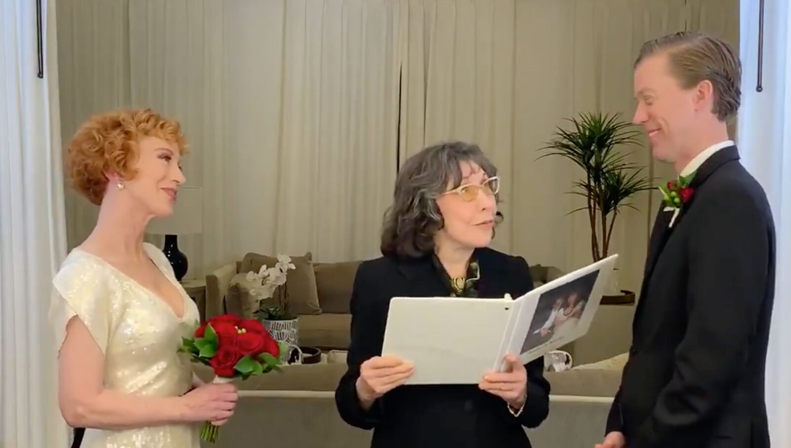Nibbly Things: Kathy Griffin Marries Randy Bick and Lily Tomlin Officiated the Ceremony! 6 Kathy Griffin wedding