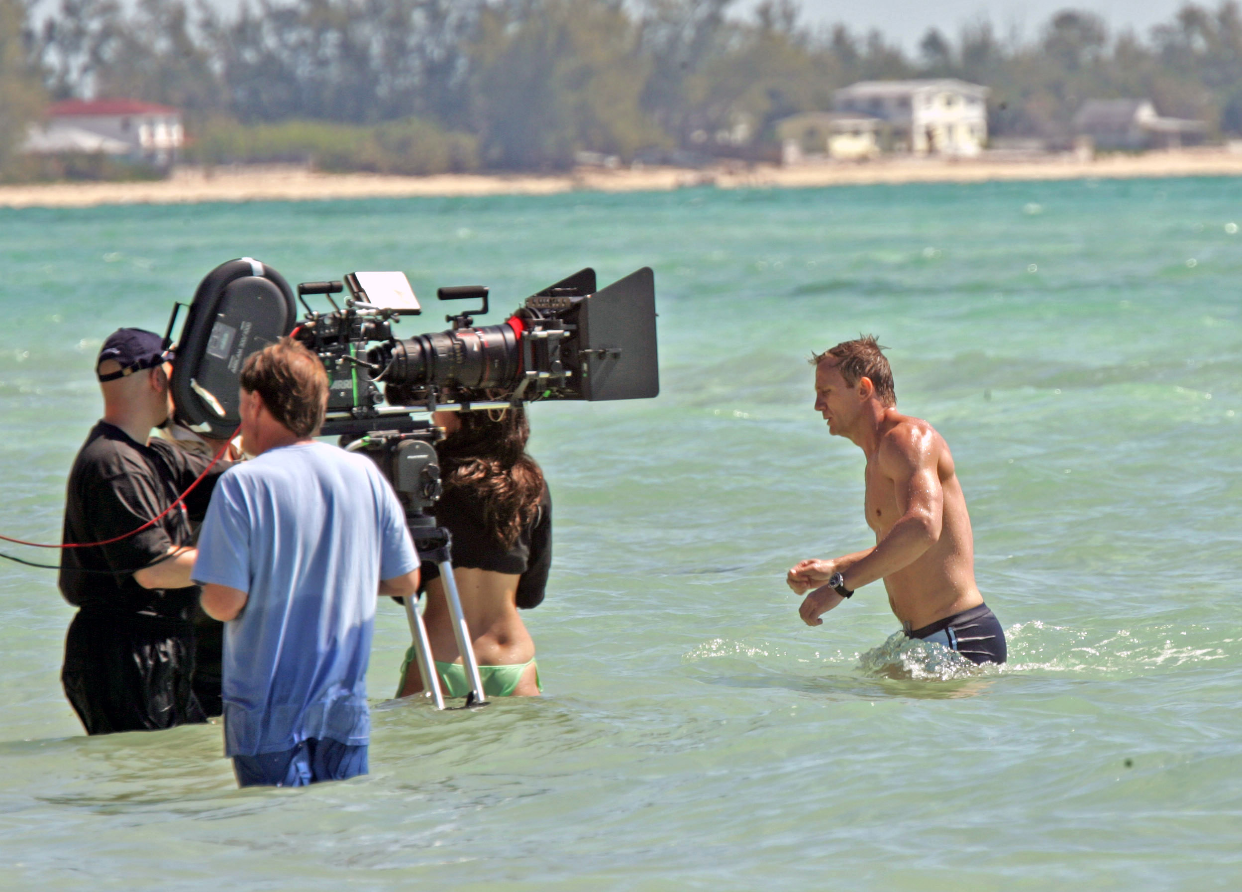 Daniel Craig films Casino Royale in the Bahamas