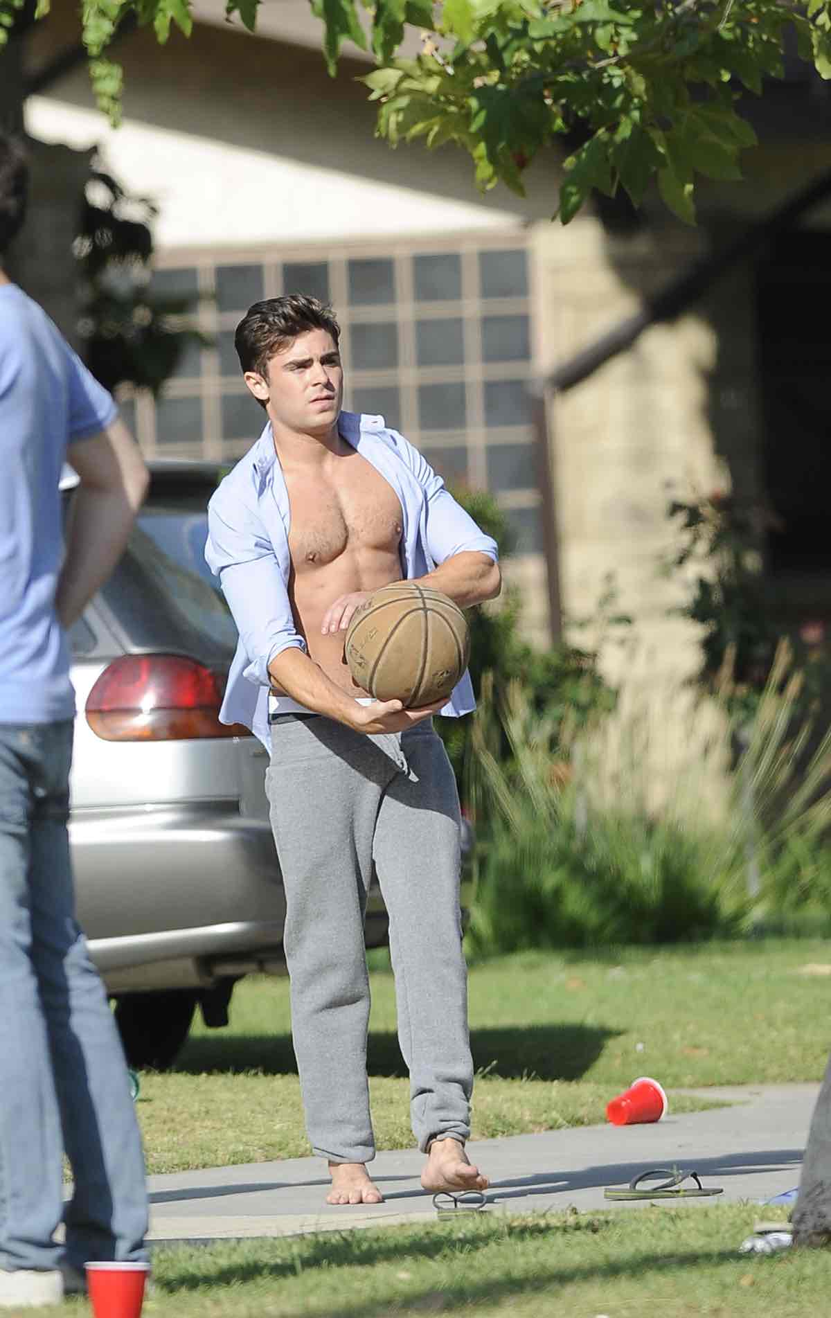 Zac Efron on Neighbors Set