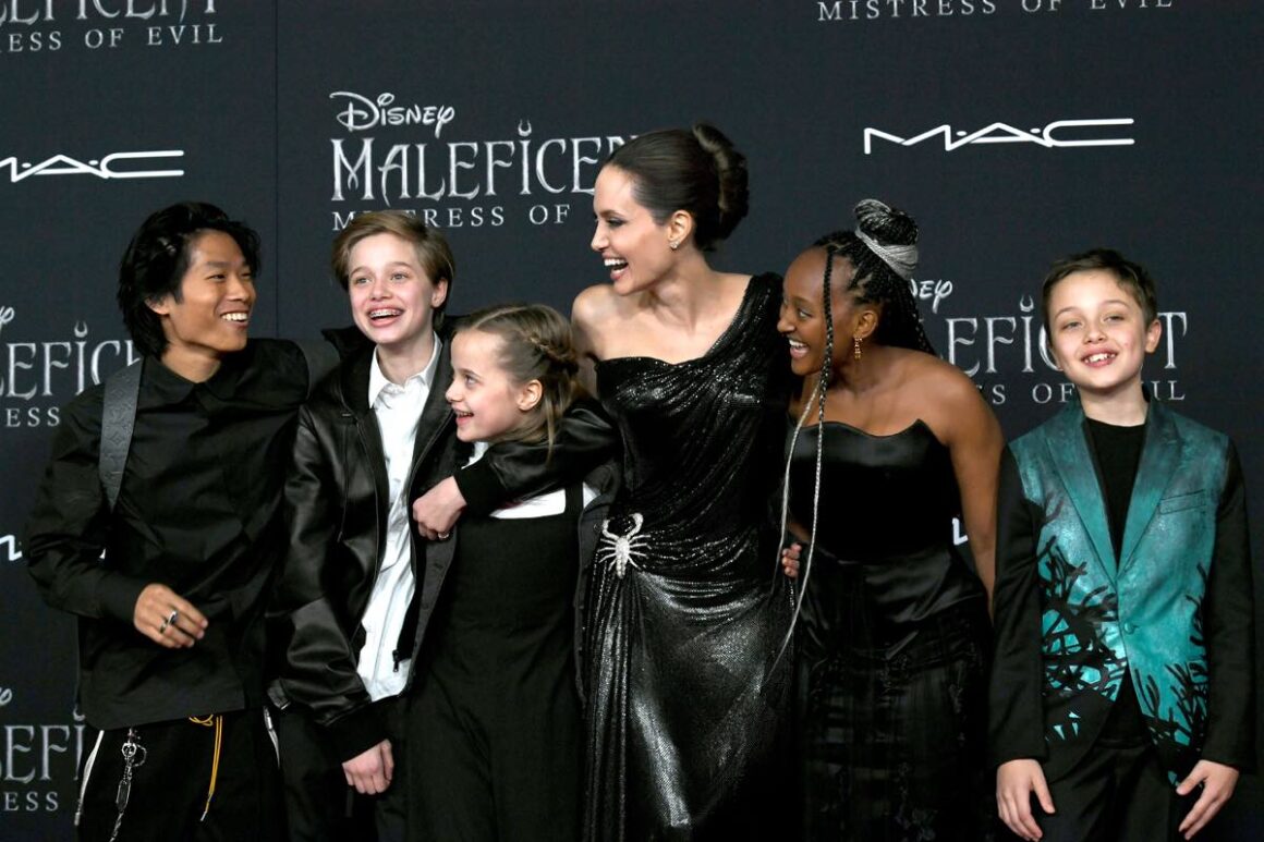 Jolie Family on X: #AngelinaJolie and #ShilohJoliePitt shop (March 04, 2022)   / X