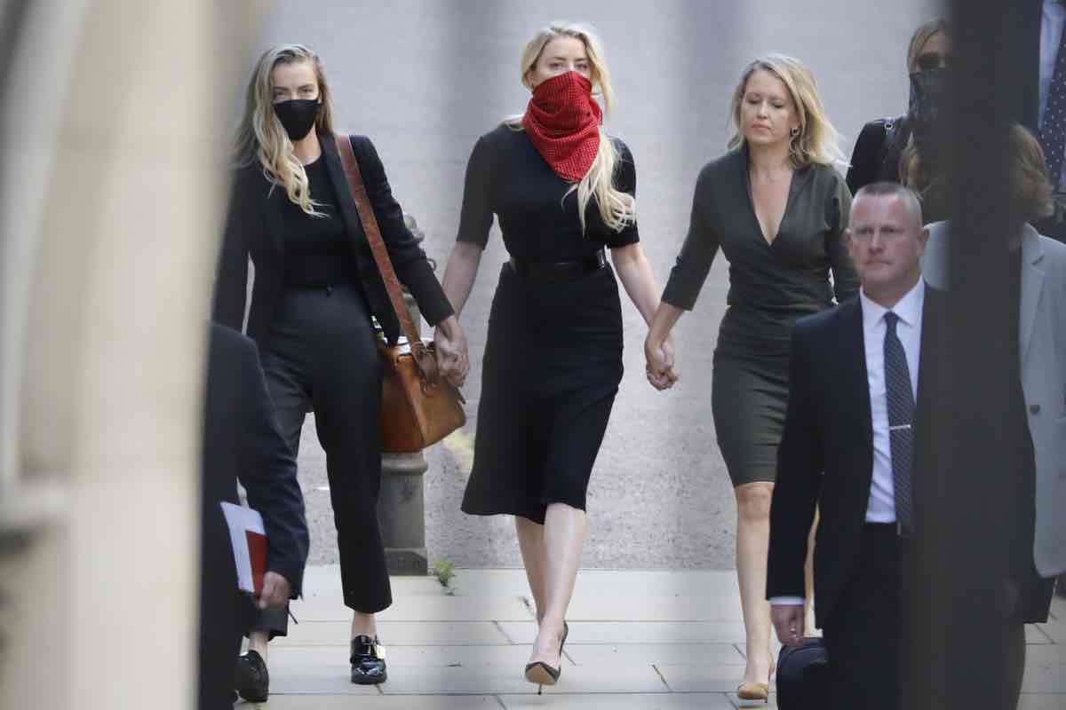 Johnny Depp Takes Stand in Libel Trial, Claims Amber Heard Hit Him ...