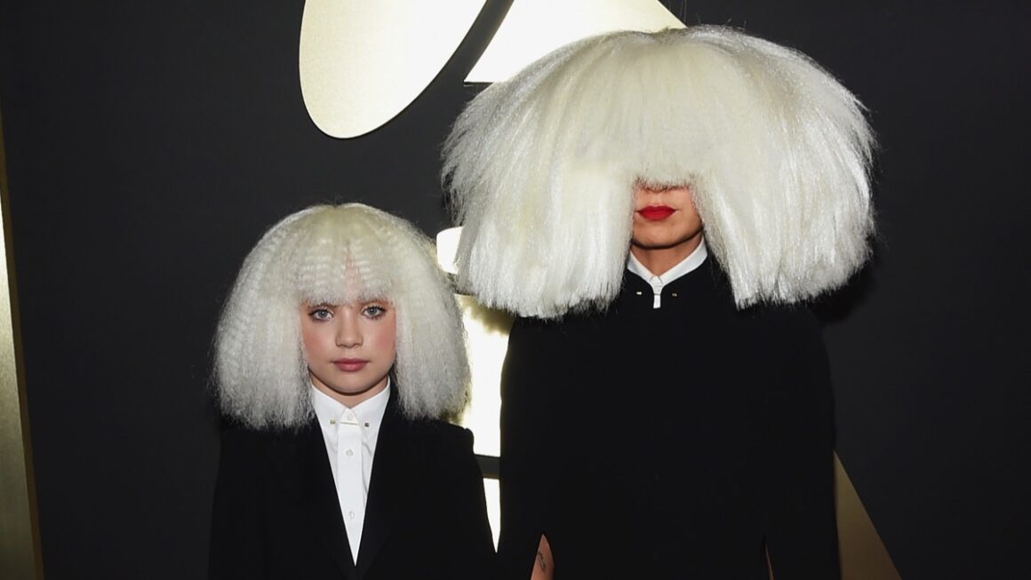 That Time Sia Stopped Maddie Ziegler From Getting on a Plane With ...