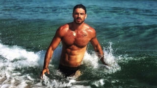 Michele Morrone Gets Naked – Socialite Life