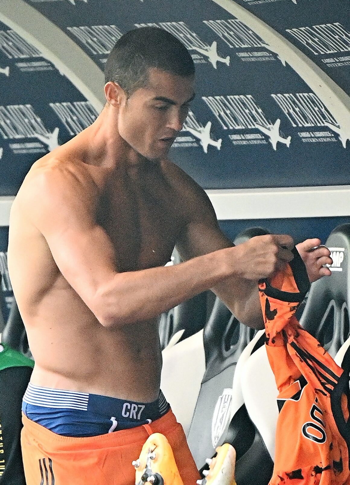 Cristiano Ronaldo Shows Off Abs As He Strips Down To His Underwear Photos Socialite Life