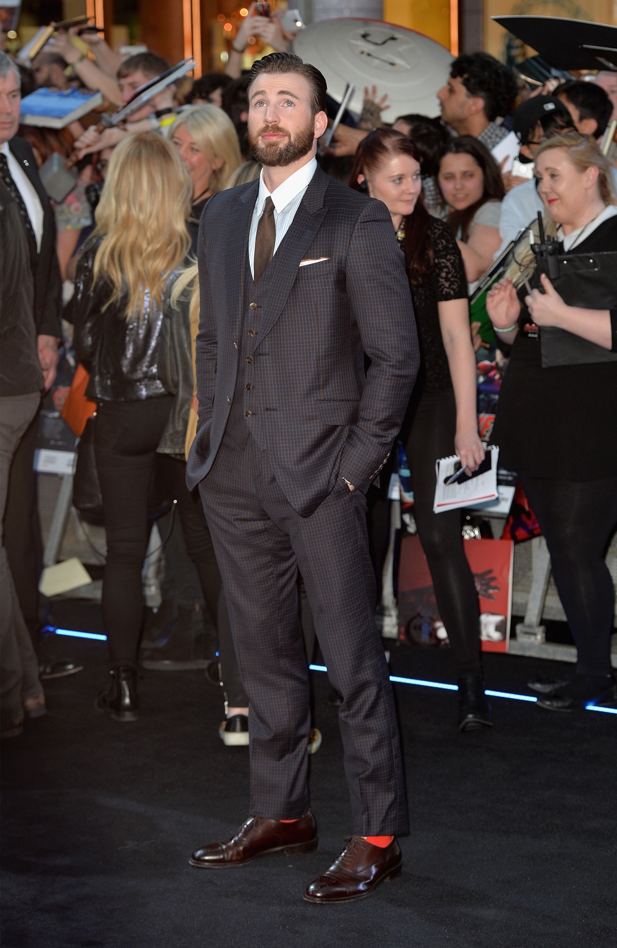 our-10-favorite-chris-evans-red-carpet-pics-socialite-life