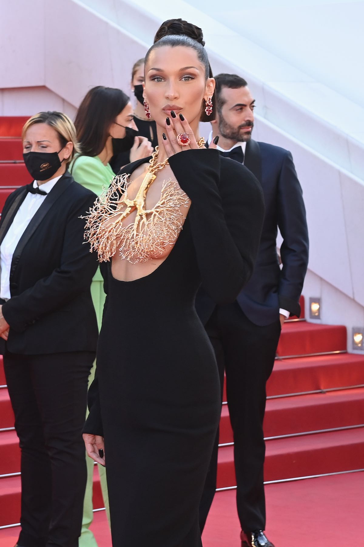 Exclusive: The Monna Hadid Leak Everyone'S Talking About - 9uvzb24
