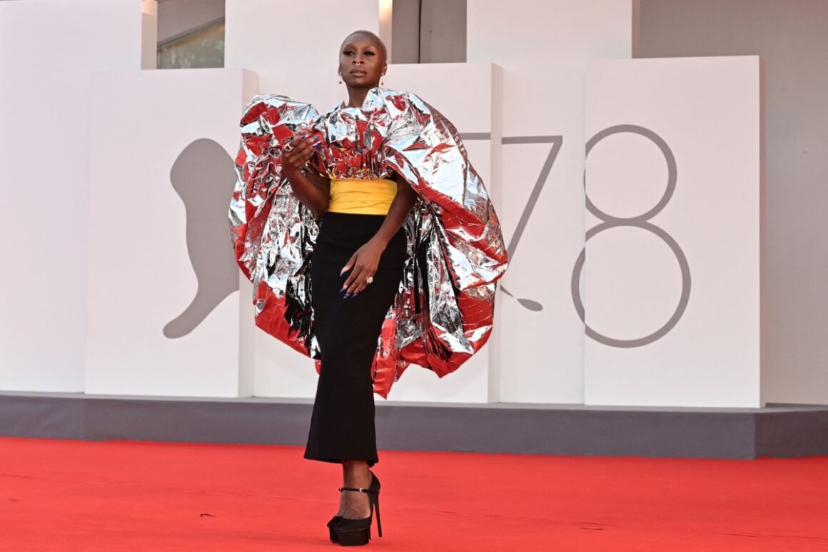 Timothee Chalamet & Zendaya Bring Their Fashion A-Game to 'Dune' Venice  Premiere (Photos): Photo 4614643, 2021 Venice Film Festival, Dune, Timothee  Chalamet, Zendaya Photos