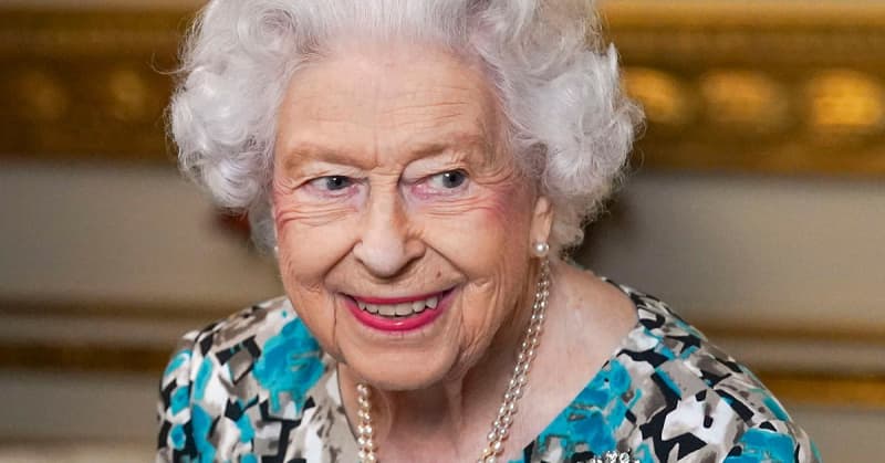 Queen Elizabeth still alive despite rumors, family 'making final plans' as royal matriarch's in 'bad shape' 4