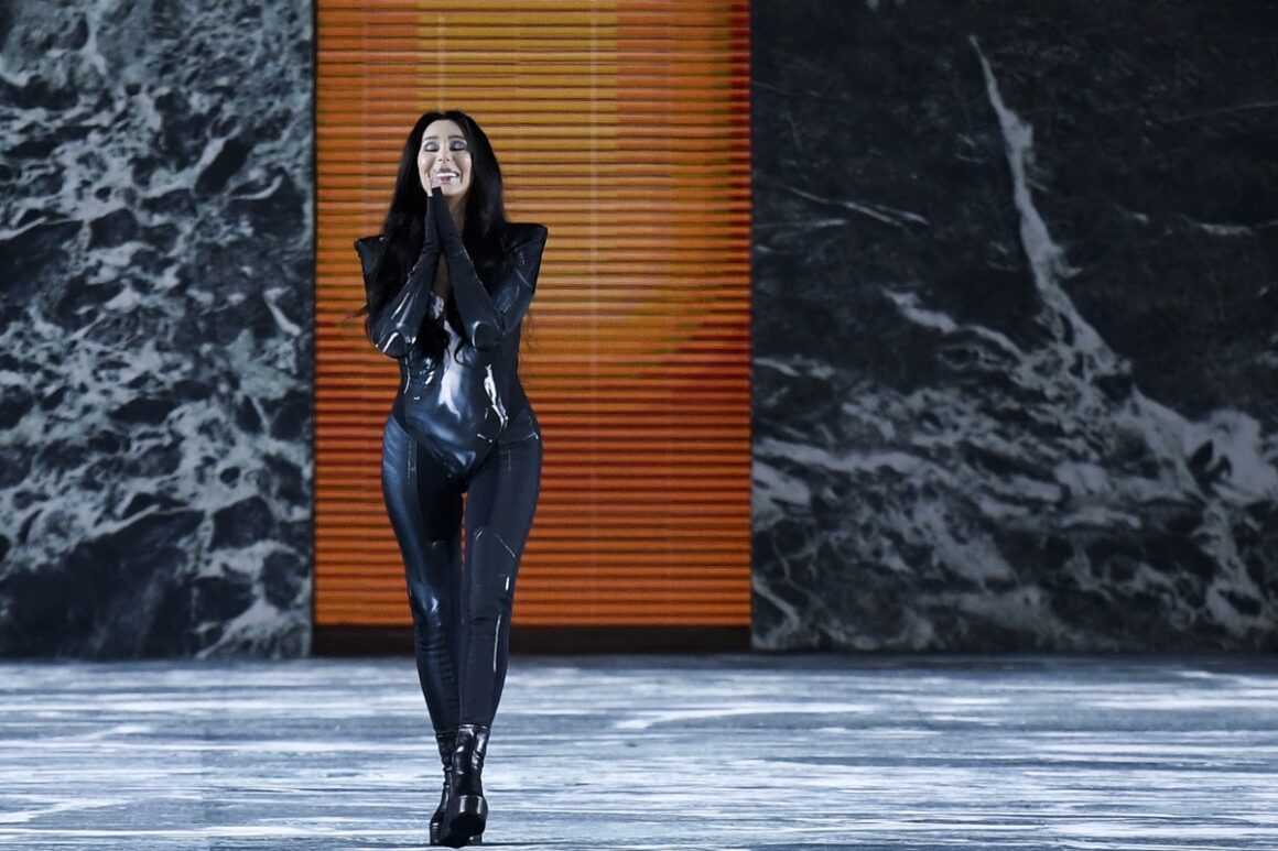 Cher Balmain: Show - Paris Fashion Week - Women's Fashion Spring/Summer 2023