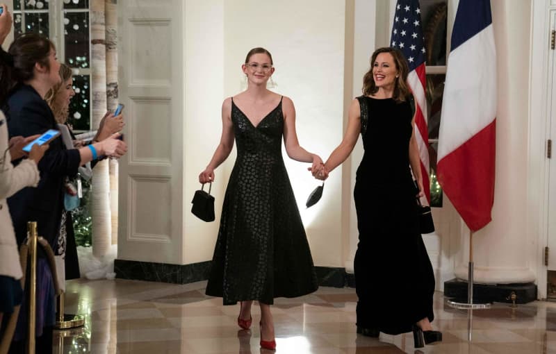 Jennifer Garner memuji tentang menghadiri Makan Malam Negara Bagian Gedung Putih yang ‘ajaib’ bersama putri Violet Affleck – Socialite Life