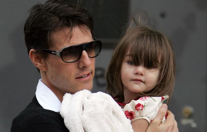 Di dalam hubungan ayah-anak perempuan Tom Cruise & Suri yang terasing setelah 2012 berpisah dari Katie Holmes – Socialite Life