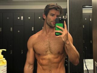 Instahottie 12252025