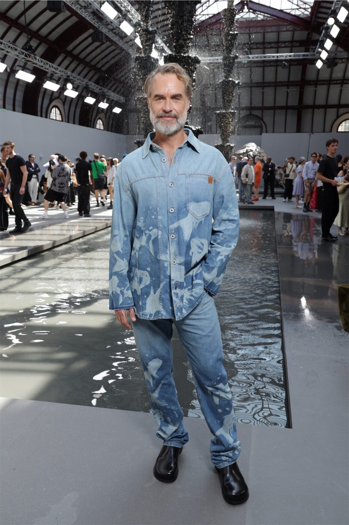 Loewe : Front Row - Paris Fashion Week - Menswear Spring/Summer 2024