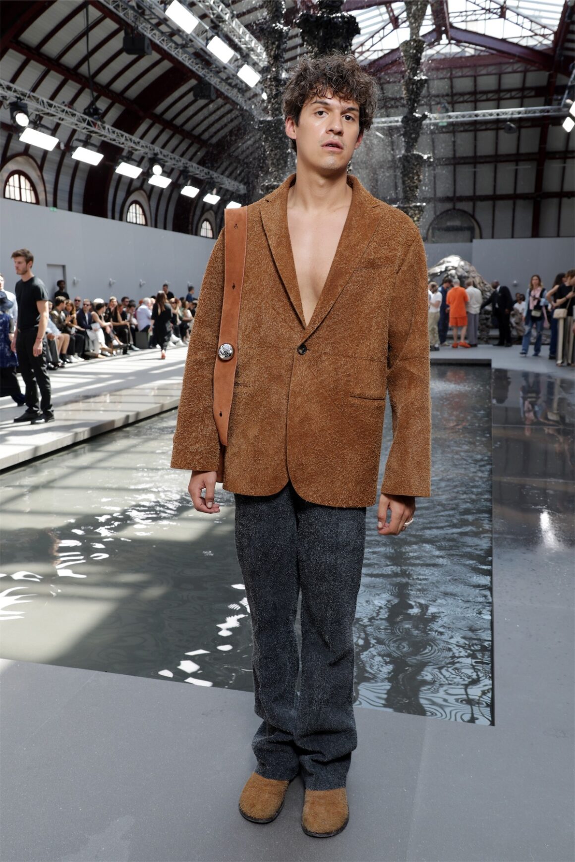 Loewe : Front Row - Paris Fashion Week - Menswear Spring/Summer 2024