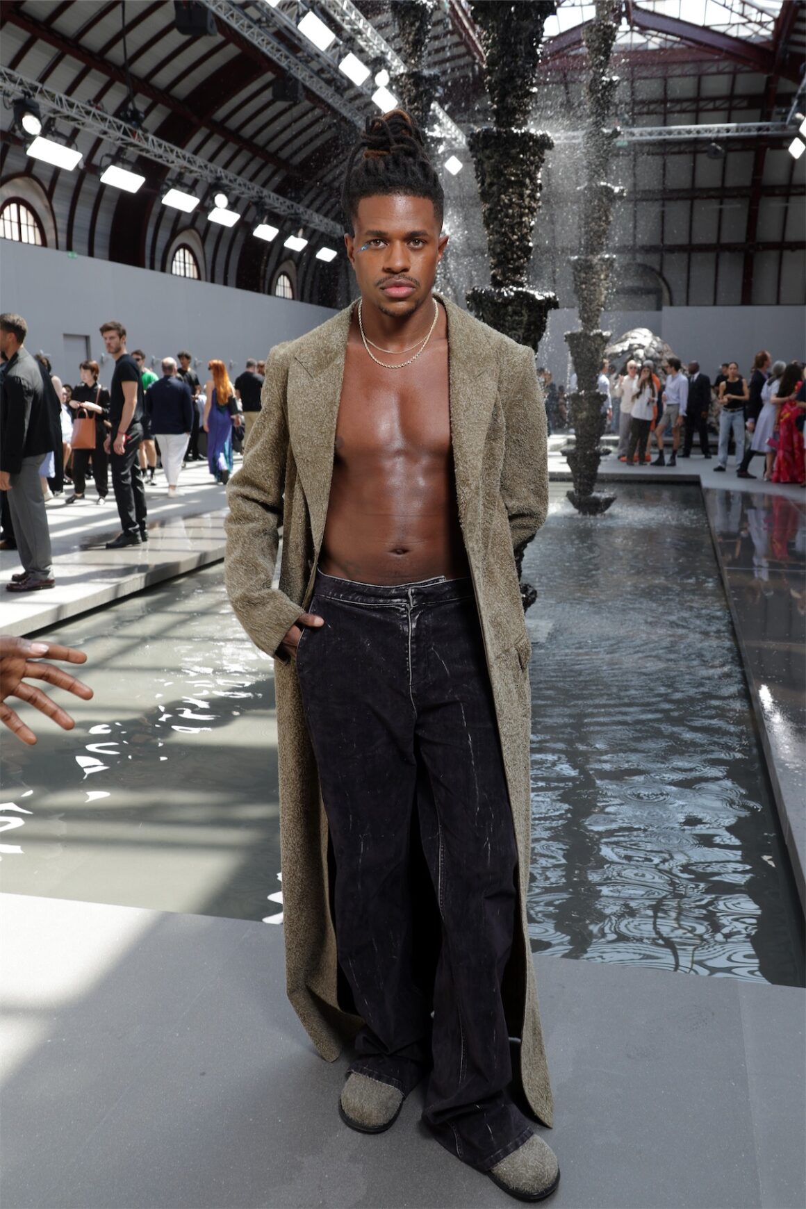 When nature and technology converge: Loewe's spring/summer 2023 menswe –  staiy.