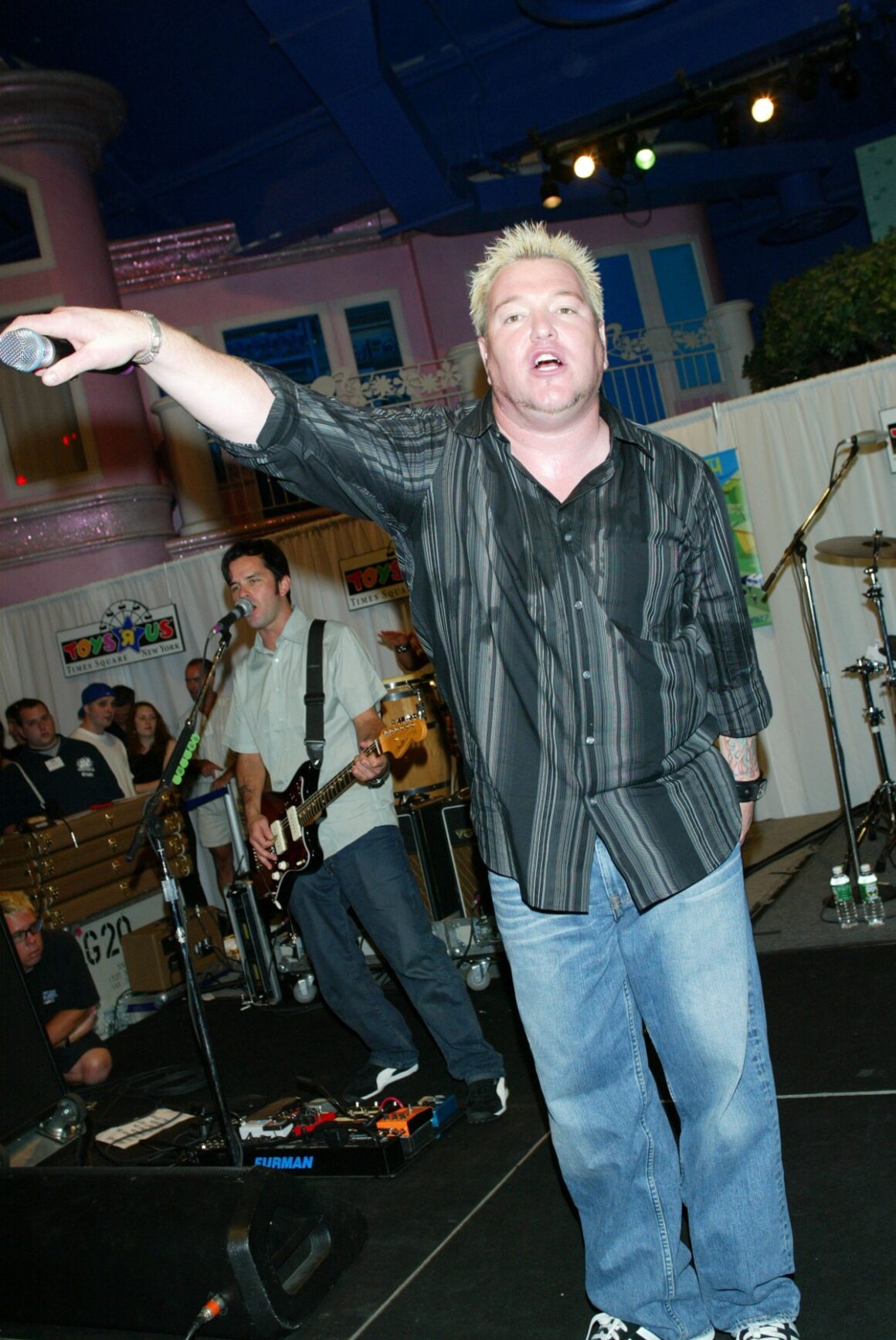 Steve Harwell, Voice of the Band Smash Mouth, Is Dead at 56 - The New York  Times