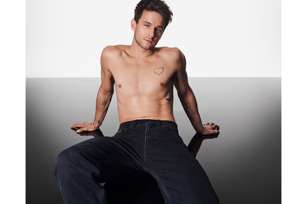 Brandon Flynn para la campaña navideña de Calvin Klein 2023