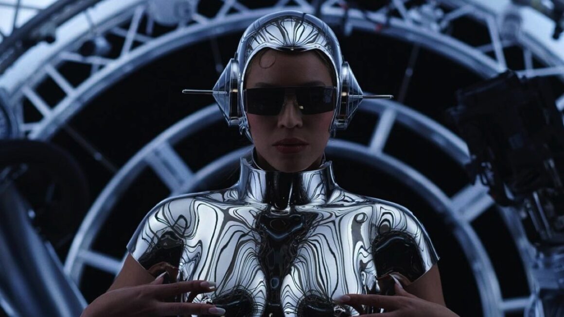 Beyoncé drops surprise new single,