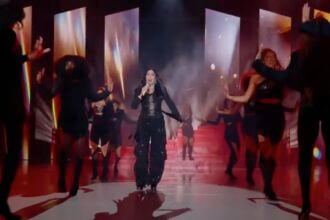 Cher steals the 2024 Victoria’s Secret Fashion Show