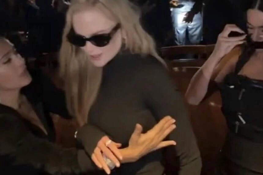 Nicole Kidman Salma Hayek Balenciaga