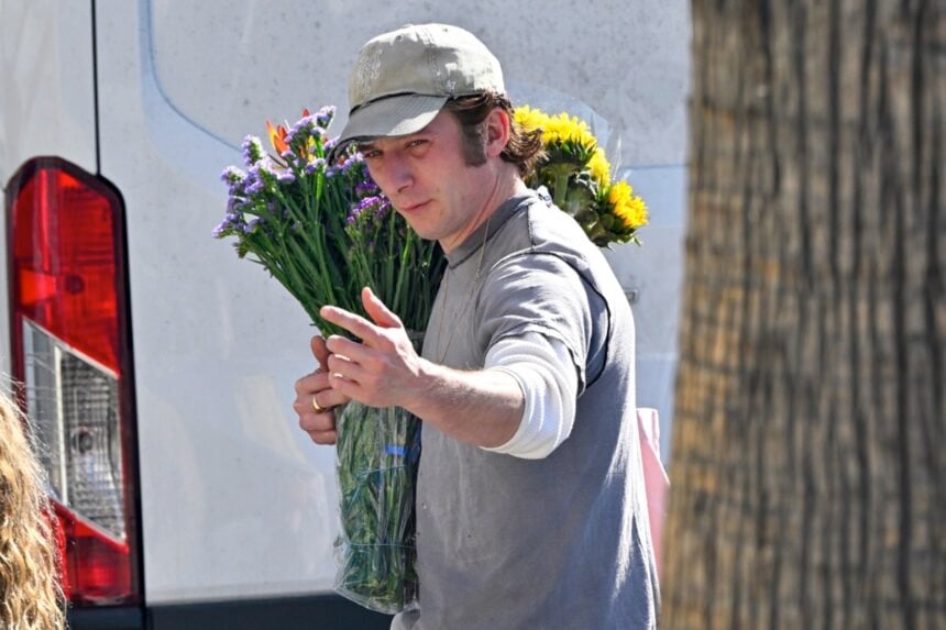 Jeremy Allen White Out In Los Angeles