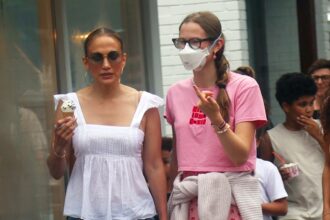 Jennifer Lopez And Violet Affleck Grab Ice Cream In The Hamptons
