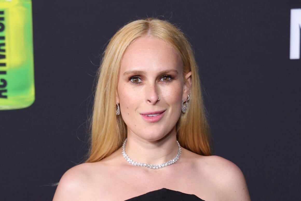 Bruce Willis and Demi Moore's daughter Rumor Willis reveals she still