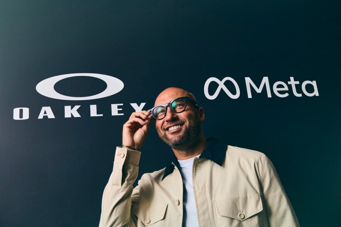 Oakley Meta HSTN glasses