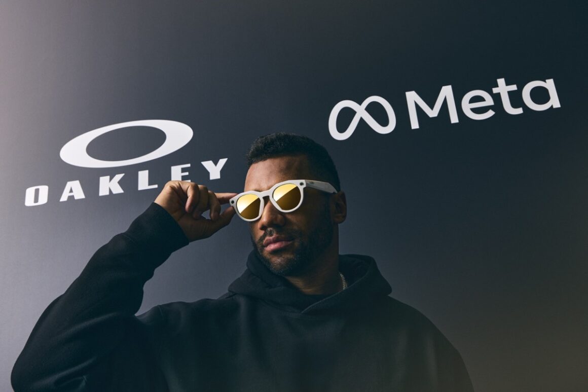 Oakley Meta HSTN glasses