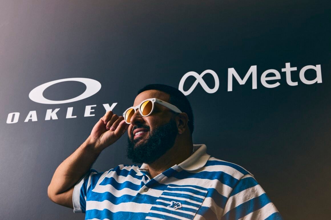 Oakley Meta HSTN glasses