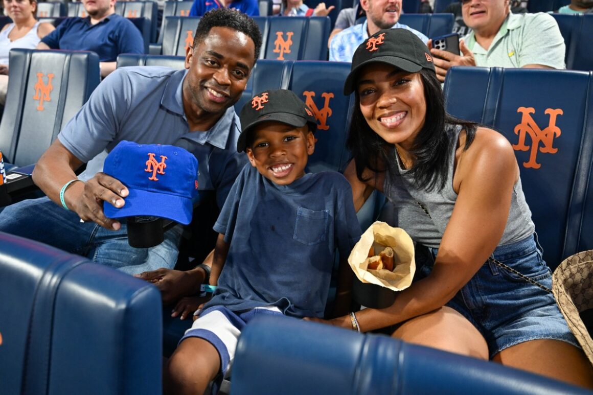 Dulé Hill watches the New York Mets game