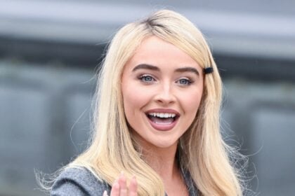 Sabrina Carpenter Paris Fashion Week - Menswear Spring/Summer 2025 - Dior Homme - Outside Arrivals