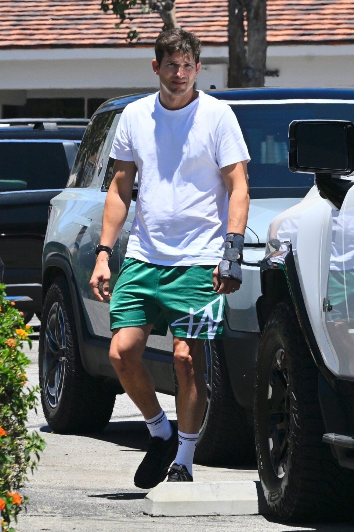 Ashton Kutcher spotted out in Los Angeles