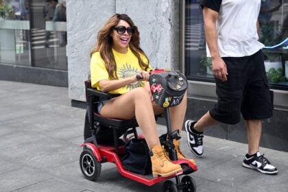 Wendy Williams Arrives At A New York City Deli On A Mobility Scooter To Celebrate Her 61st Birthday With Friends