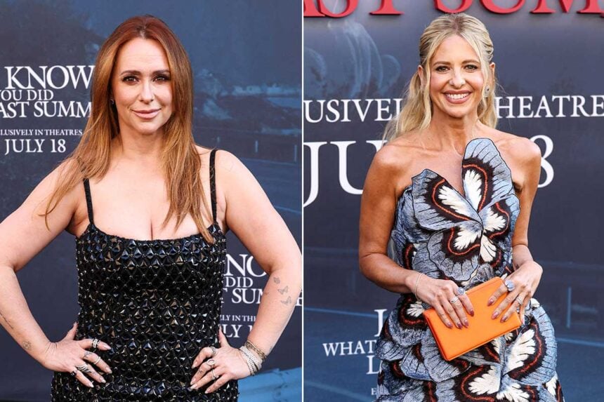 Jennifer Love Hewitt and Sarah Michelle Gellar