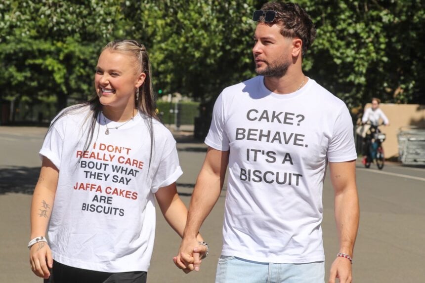 Jojo Siwa and Chris Hughes join the great Jaffa Cake debate in slogan T-shirts at BST Hyde Park