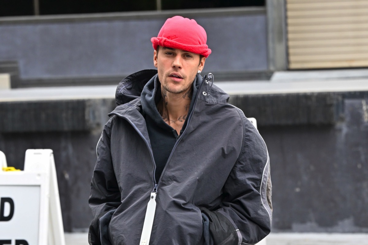 Suprise! Justin Bieber releases new album, Swag