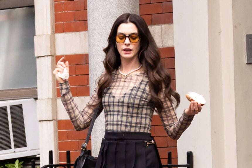 Anne Hathaway On Location Filming 'The Devil Wears Prada 2' In New York