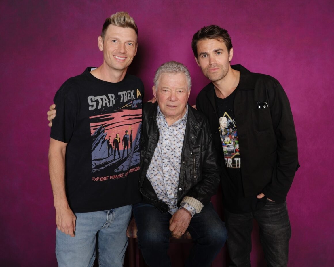 Nick Carter hangs out with William Shatner and Paul Wesley