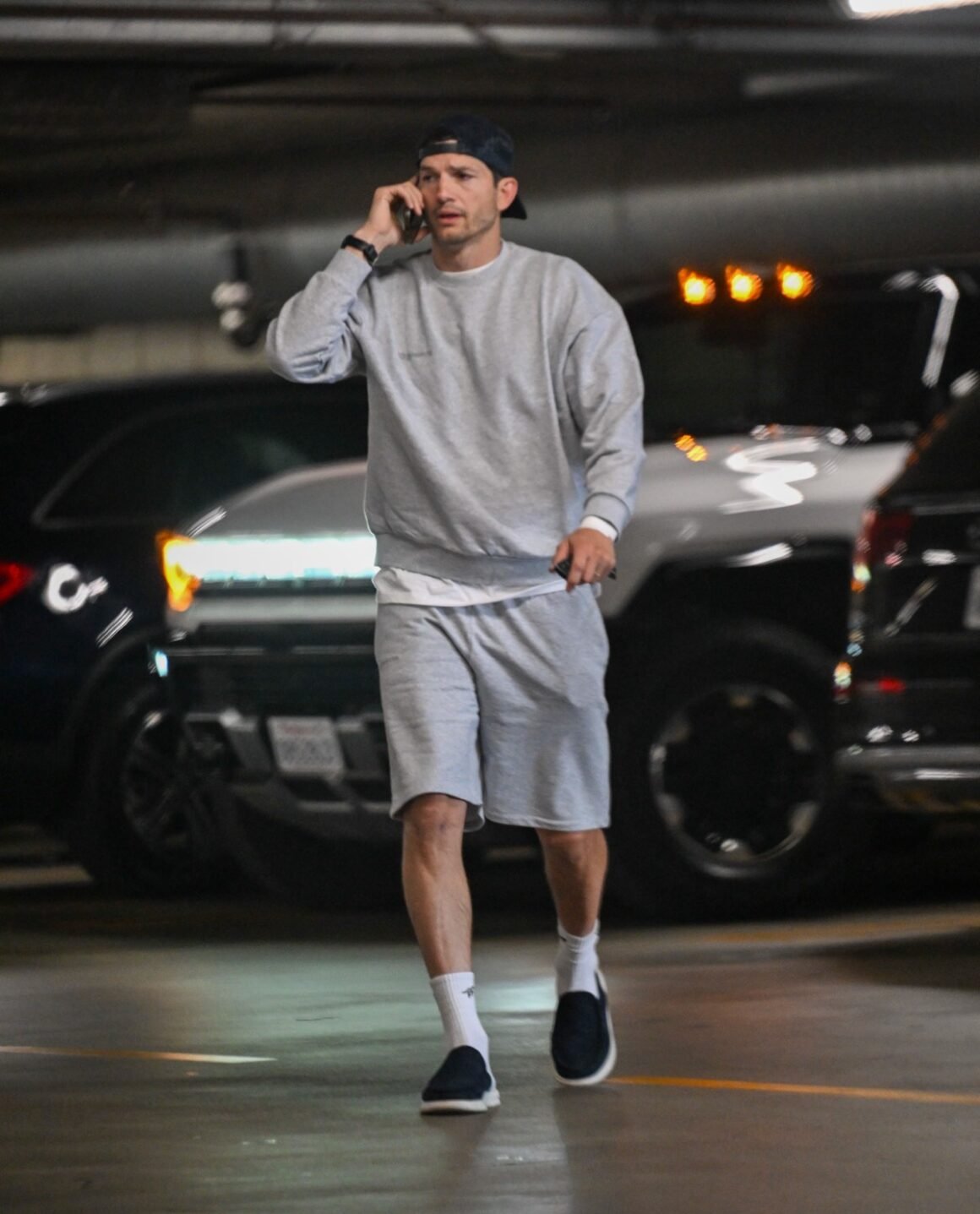 Ashton Kutcher out in Los Angeles