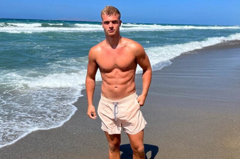 Instahottie: Personal Trainer and Model Lucas Sweeney
