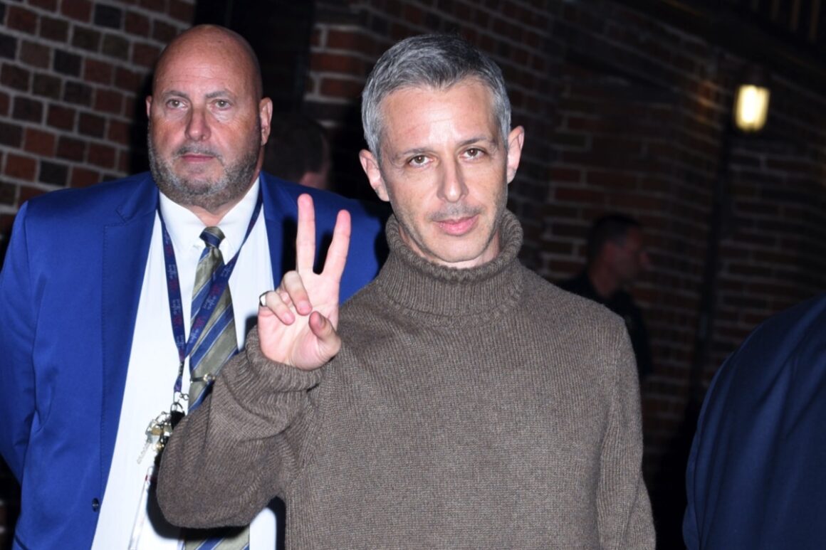 Jeremy Strong steps into Mark Zuckerberg's hoodie for The Social ...