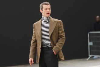 Paris Fashion Week - Womenswear Spring Summer 2026 - Valentino Fireflies - Outside