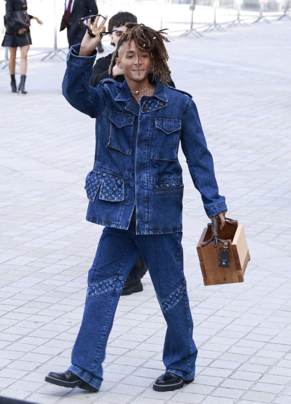 Paris Fashion Week - Womenswear Spring Summer 2026 - Louis Vuitton - Outside Arrivals