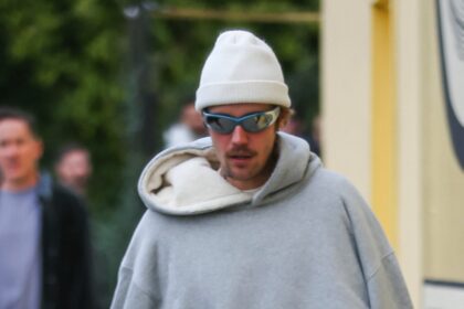 Justin Bieber out in Los Angeles