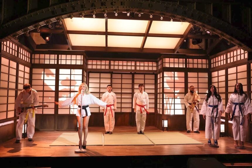 Sabrina Carpenter's SNL "Nobody's Son" performance