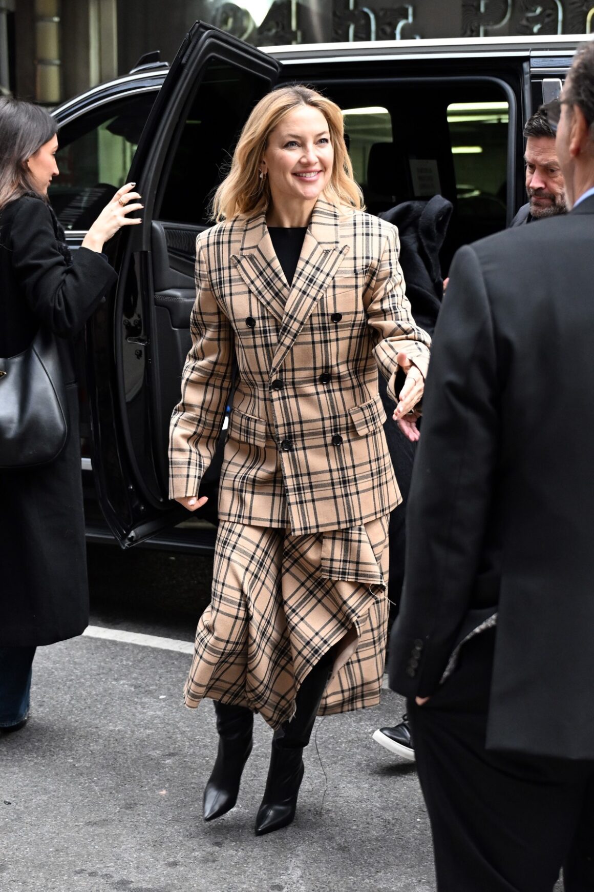 Kate Hudson Arrives At The Robin Williams Movie Theatre